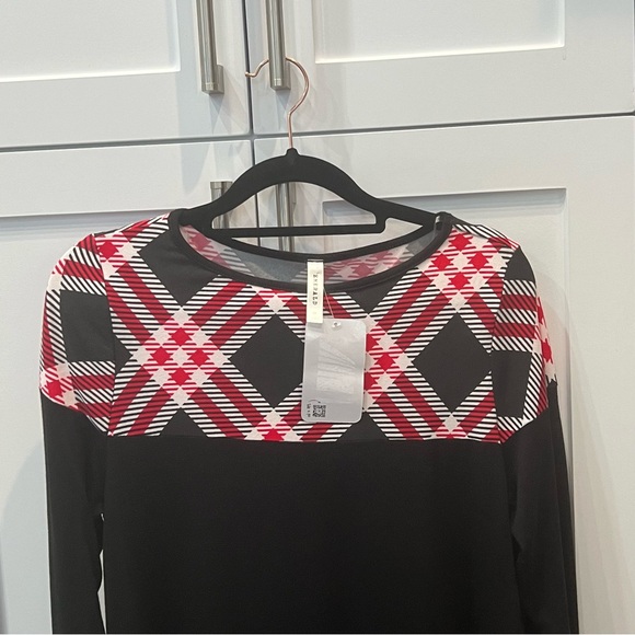 Black Red White  Checkered Striped Plaid Long Sleeve Top - Picture 2 of 6